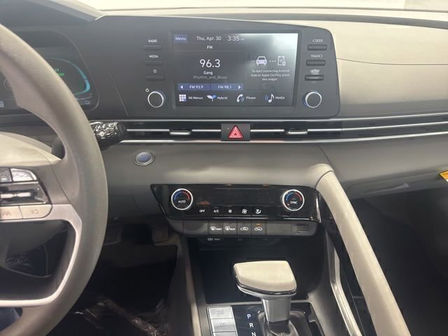 Used 2025 Hyundai Elantra Hybrid FWD image 16