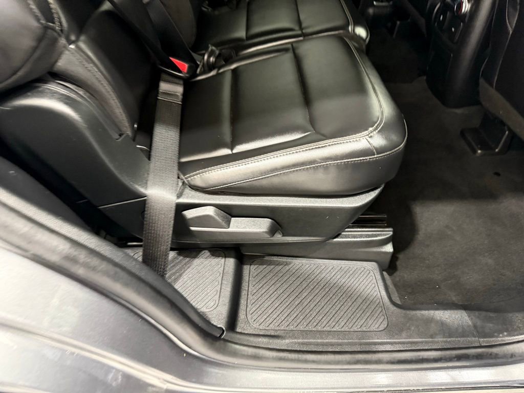 Used 2022 Ford Explorer XLT w/ Equipment Group 202A image 27