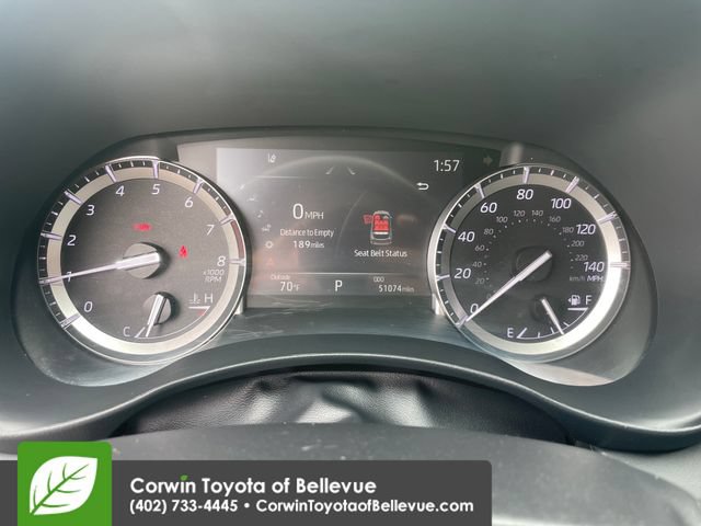 Used 2022 Toyota Highlander XLE AWD/4WD image 30