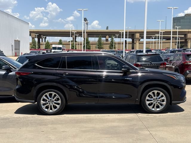 Used 2021 Toyota Highlander Limited FWD image 3