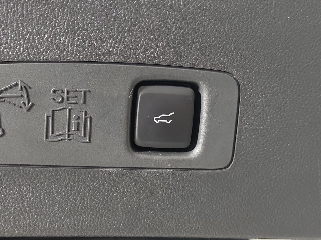 Used 2025 Lincoln Corsair Reserve FWD image 8