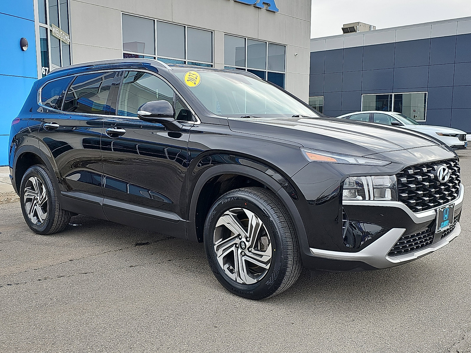 Used 2023 Hyundai Santa Fe SEL w/ Cargo Package image 3