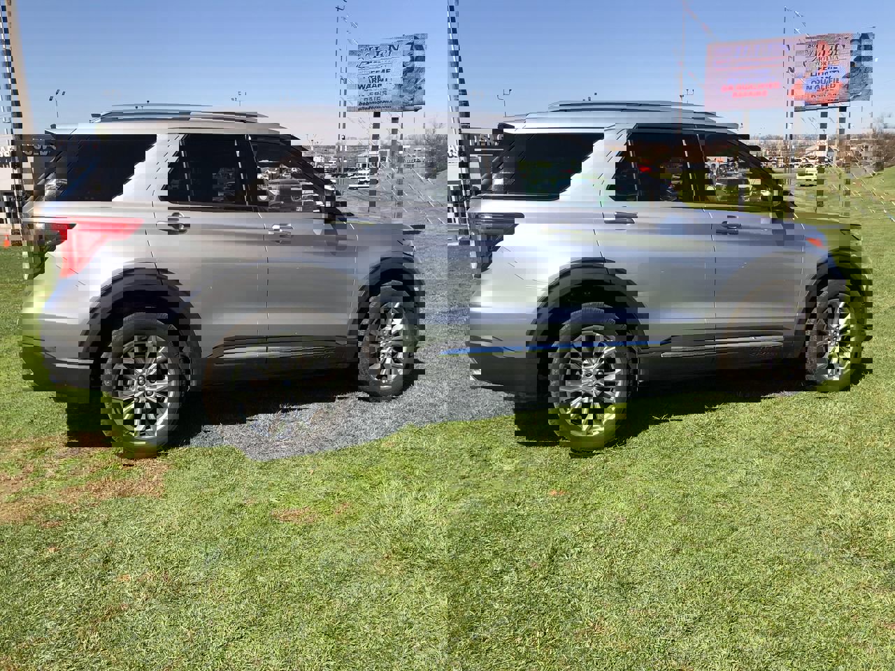 Used 2023 Ford Explorer Limited image 6
