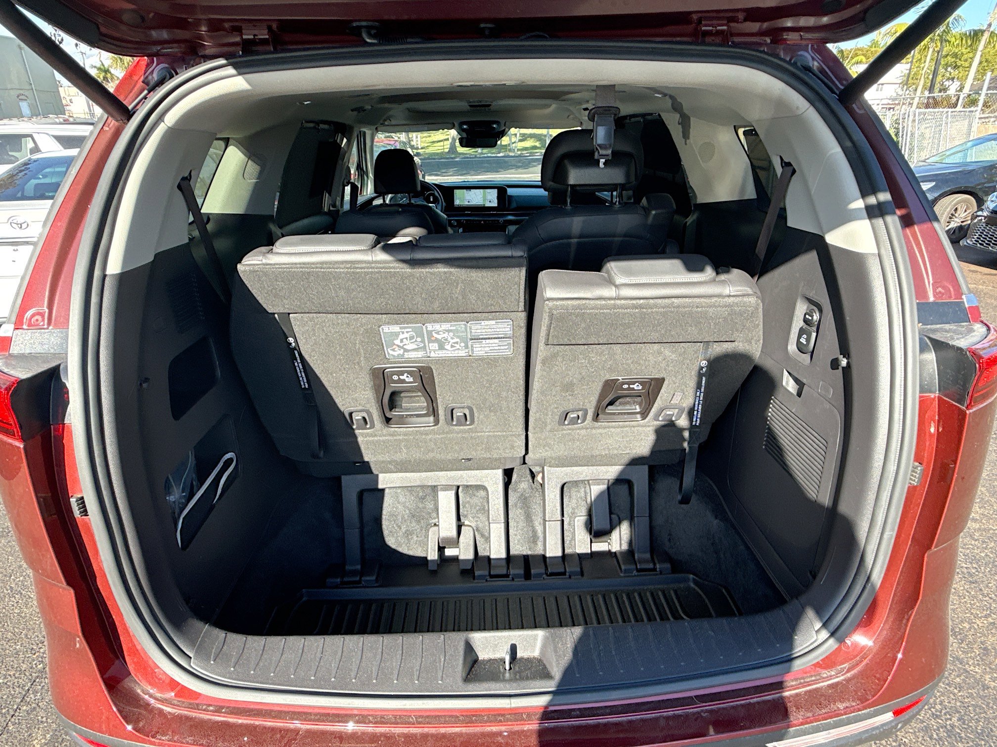 Used 2024 Kia Carnival SX Prestige image 25