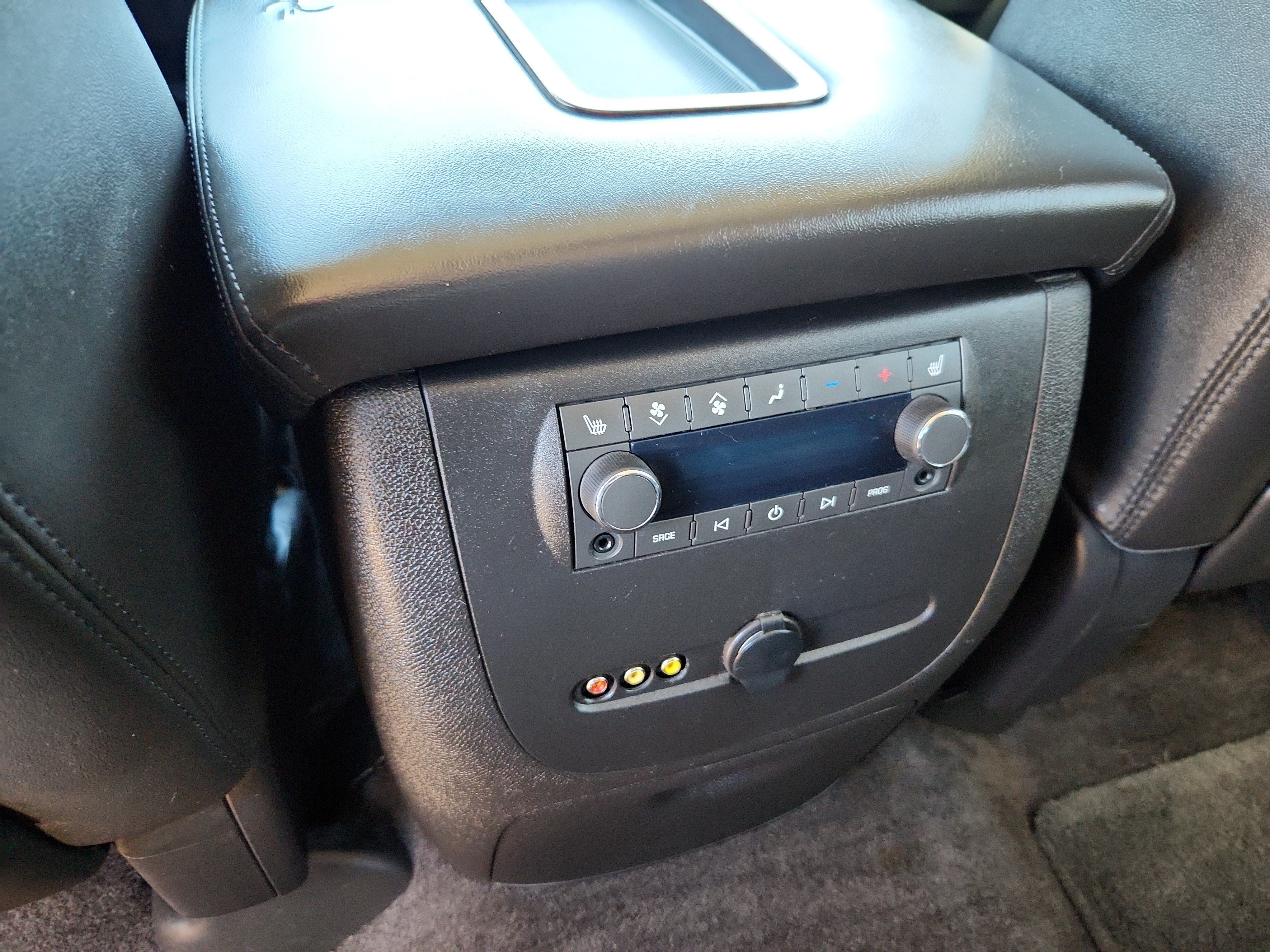 Used 2014 GMC Yukon Denali AWD/4WD image 13