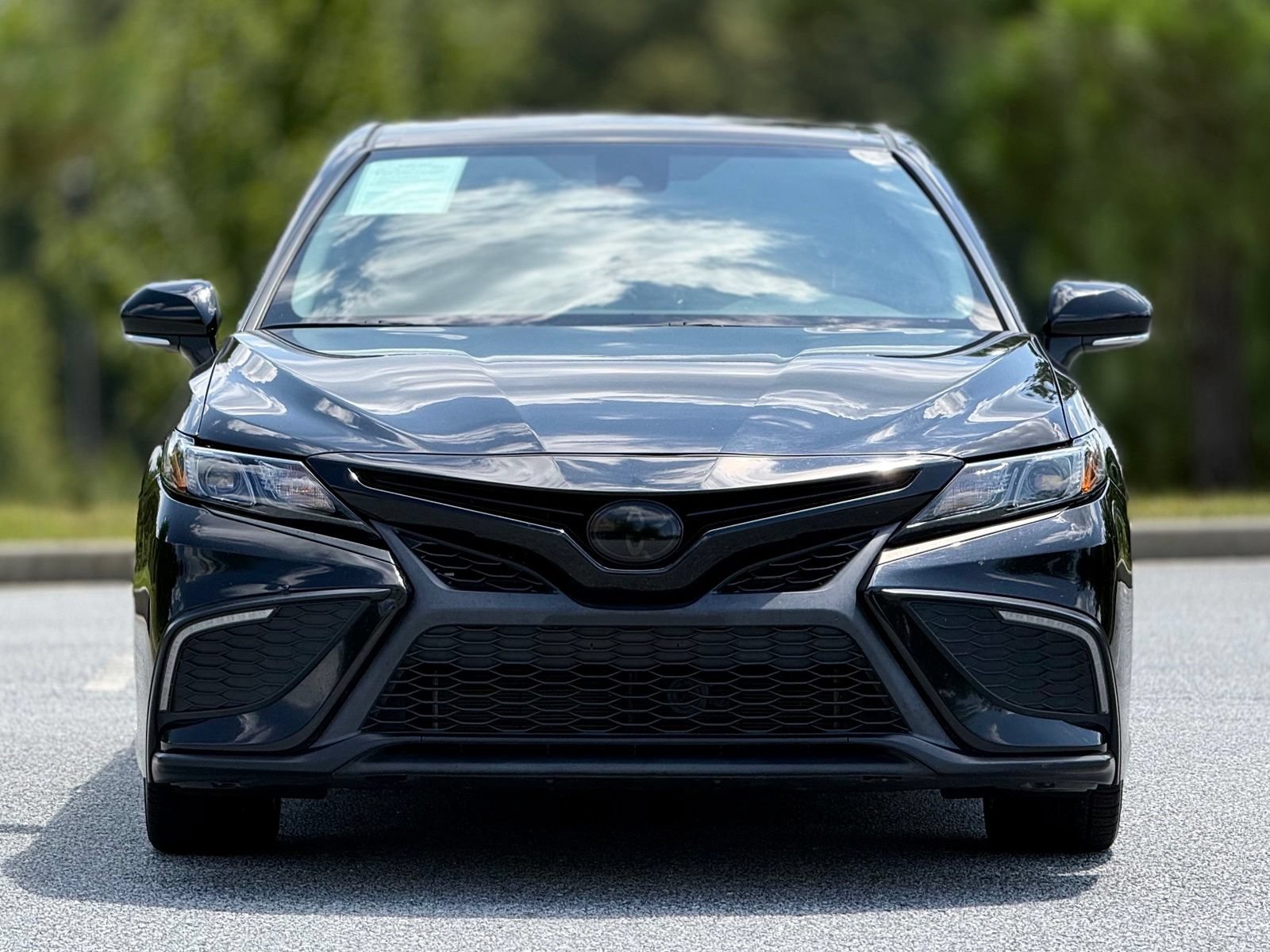 Used 2023 Toyota Camry SE w/ Cold Weather Package FWD image 3