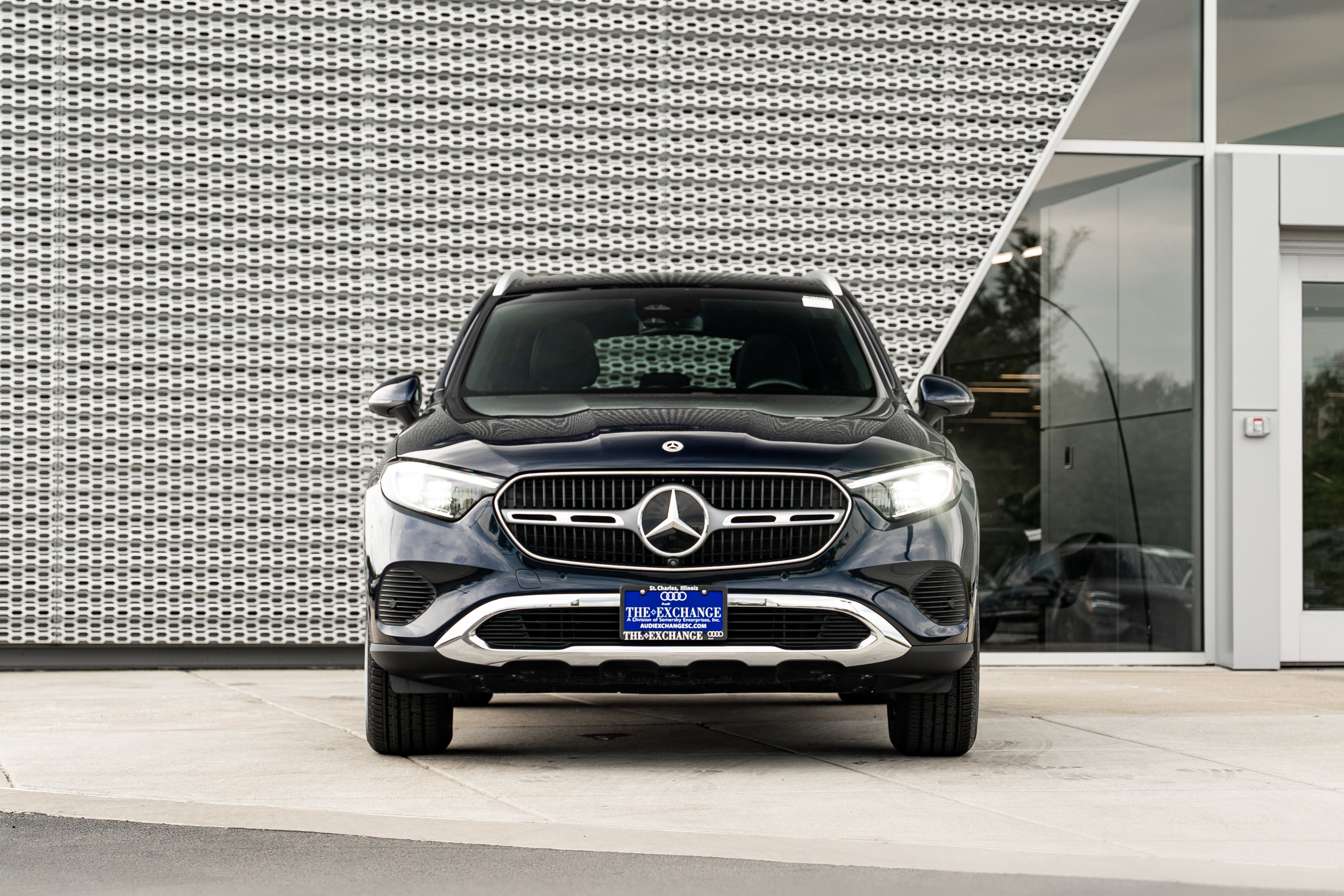 Used 2024 Mercedes-Benz GLC 300 4MATIC image 38