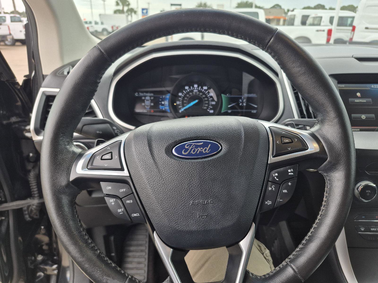 Used 2015 Ford Edge SEL w/ Equipment Group 201A FWD image 3