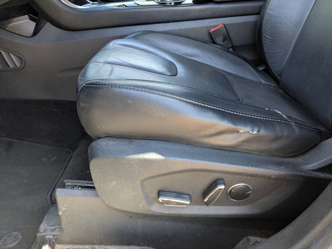 Used 2016 Ford Edge Titanium image 21