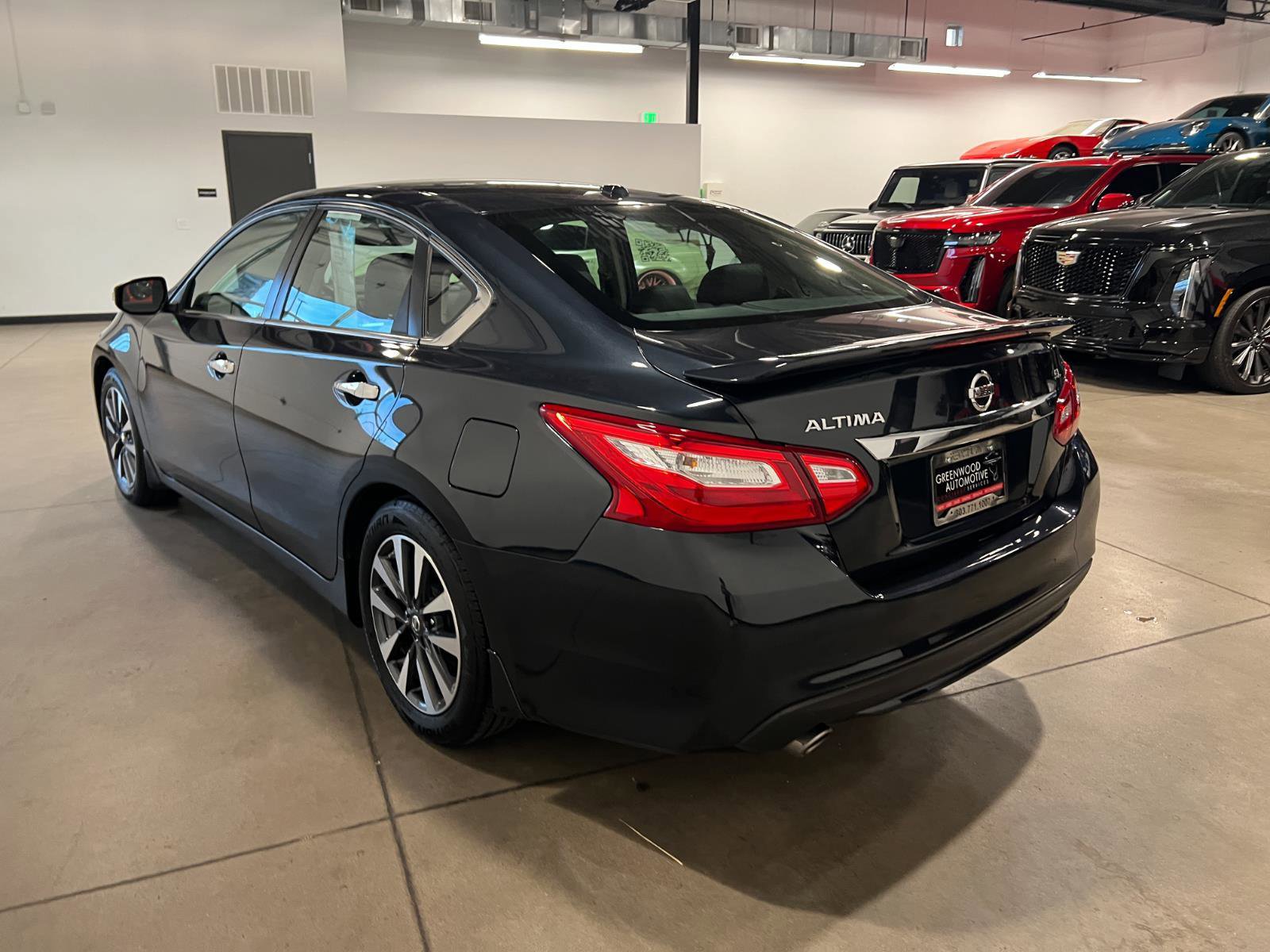 Used 2016 Nissan Altima 2.5 SL w/ 2.5 Technology w/LED Package FWD image 5