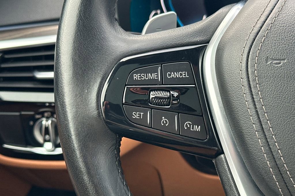 Used 2023 BMW 530e w/ Convenience Package image 26