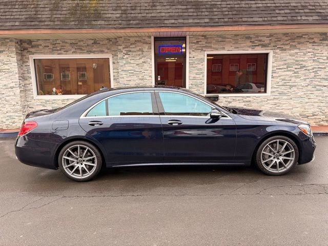 Used 2020 Mercedes-Benz S 450 Sedan w/ AMG Line Exterior image 4