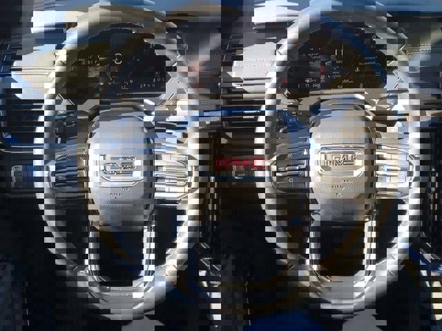 New 2025 GMC Acadia AT4 w/ Luxury Package image 15