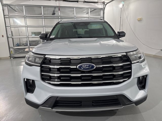 New 2026 Ford Explorer Active w/ Active Comfort Package RWD image 2