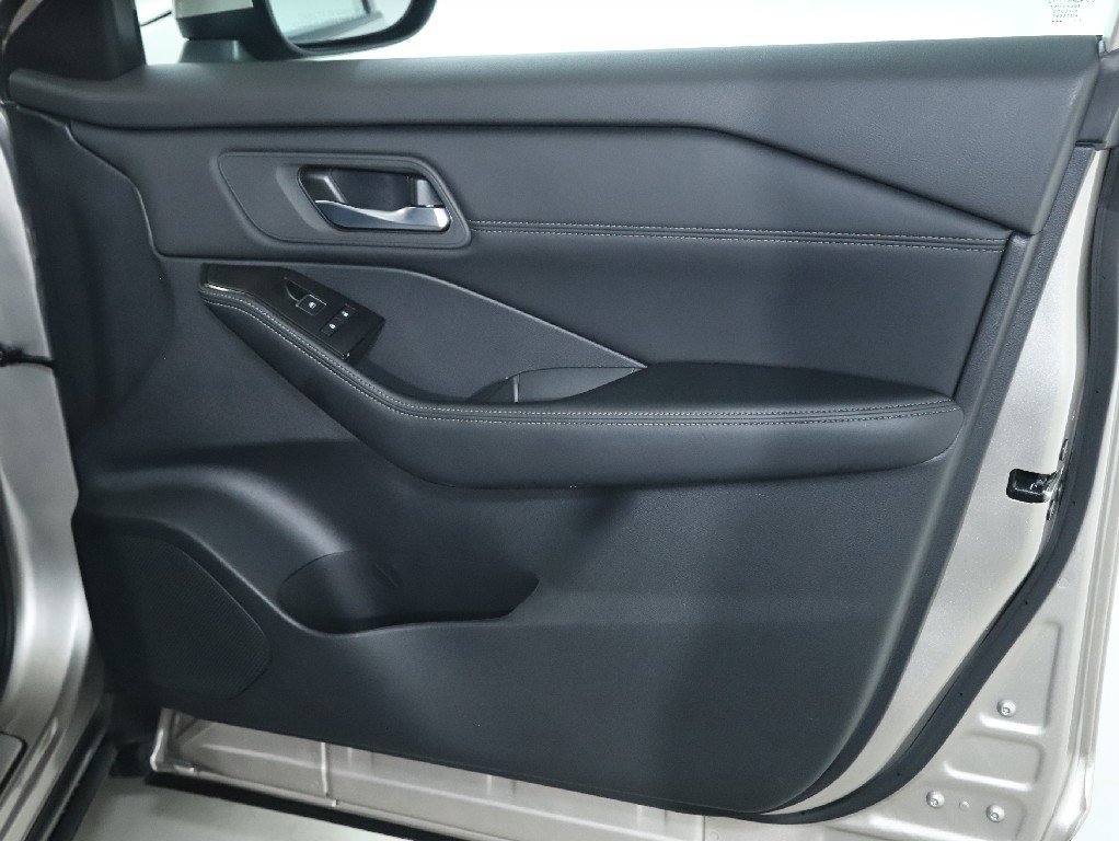 Certified 2024 Nissan Rogue SL image 34