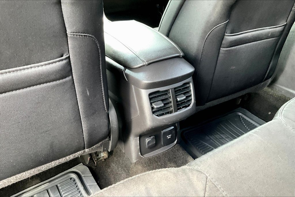 Used 2015 Ford Fusion SE FWD image 10