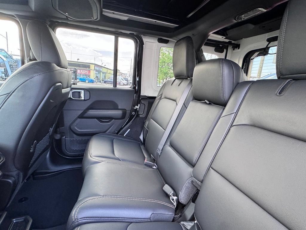 New 2026 Jeep Wrangler Unlimited Sahara AWD/4WD image 16