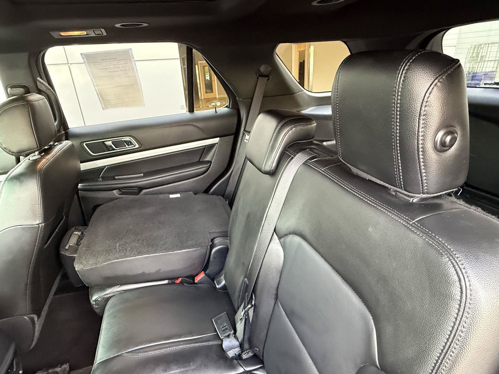 Used 2016 Ford Explorer XLT w/ Equipment Group 202A AWD/4WD image 15