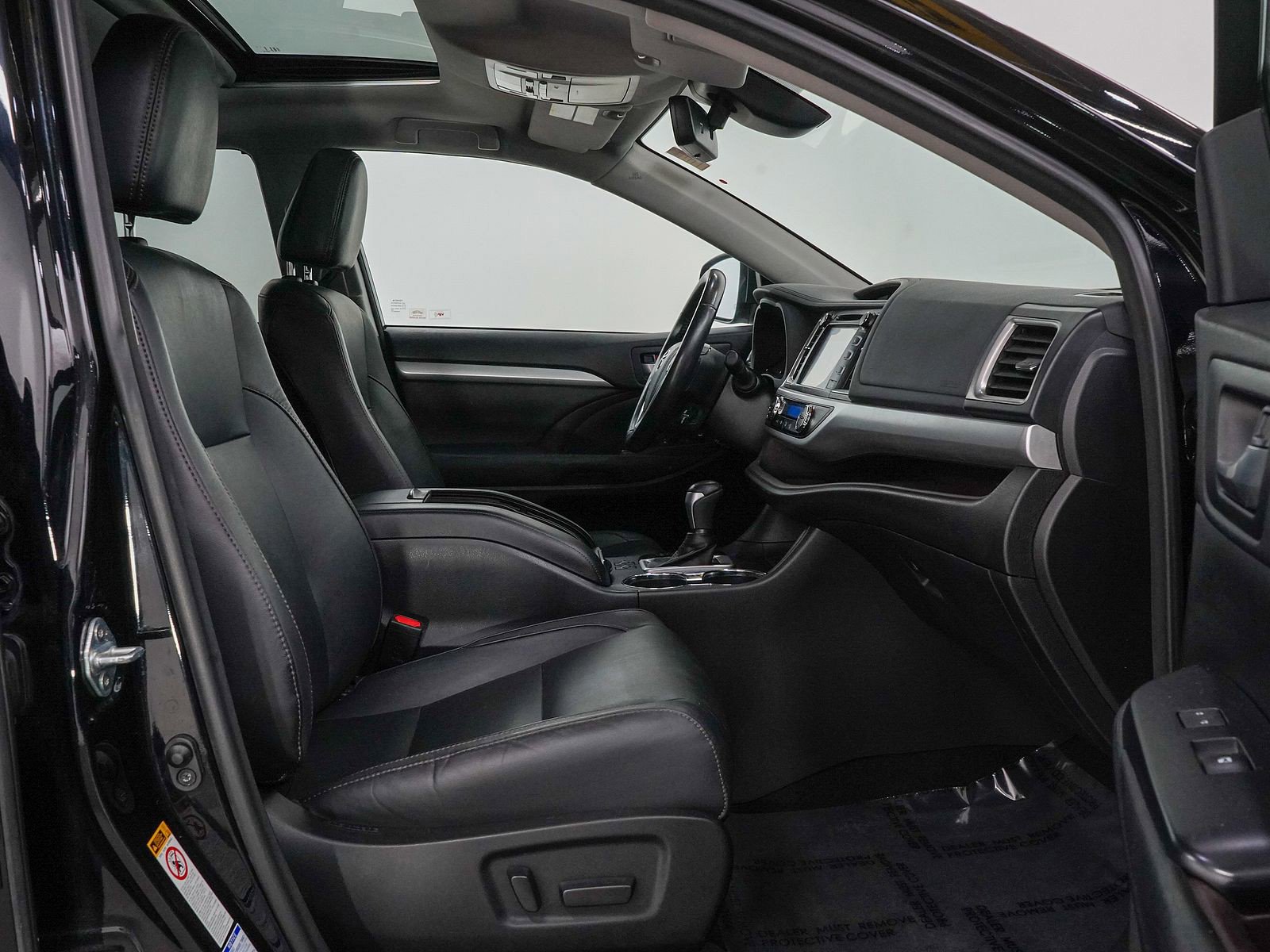 Used 2017 Toyota Highlander XLE image 10