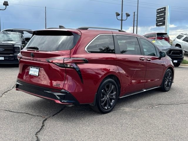 Used 2024 Toyota Sienna XSE FWD image 5