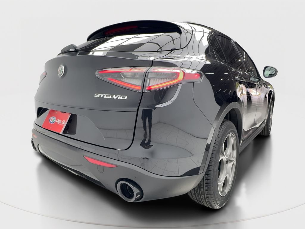 New 2025 Alfa Romeo Stelvio Sprint w/ Convenience Package image 7