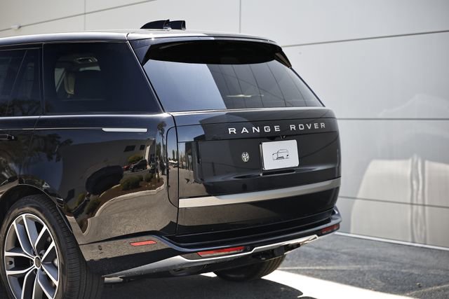 New 2026 Land Rover Range Rover Long Wheelbase SE image 9