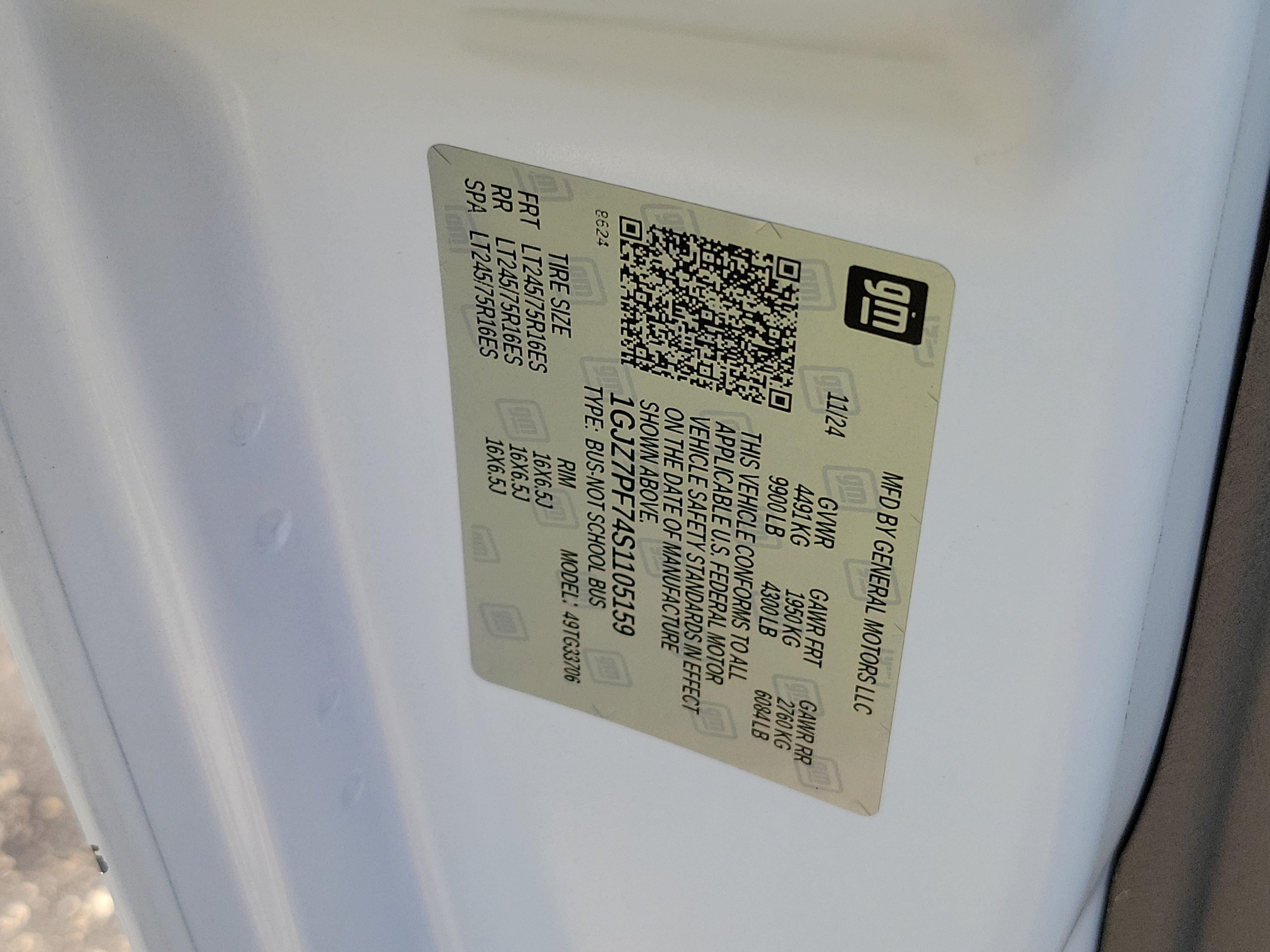 Used 2025 GMC Savana 3500 LT w/ LT Preferred Equipment Group RWD image 26