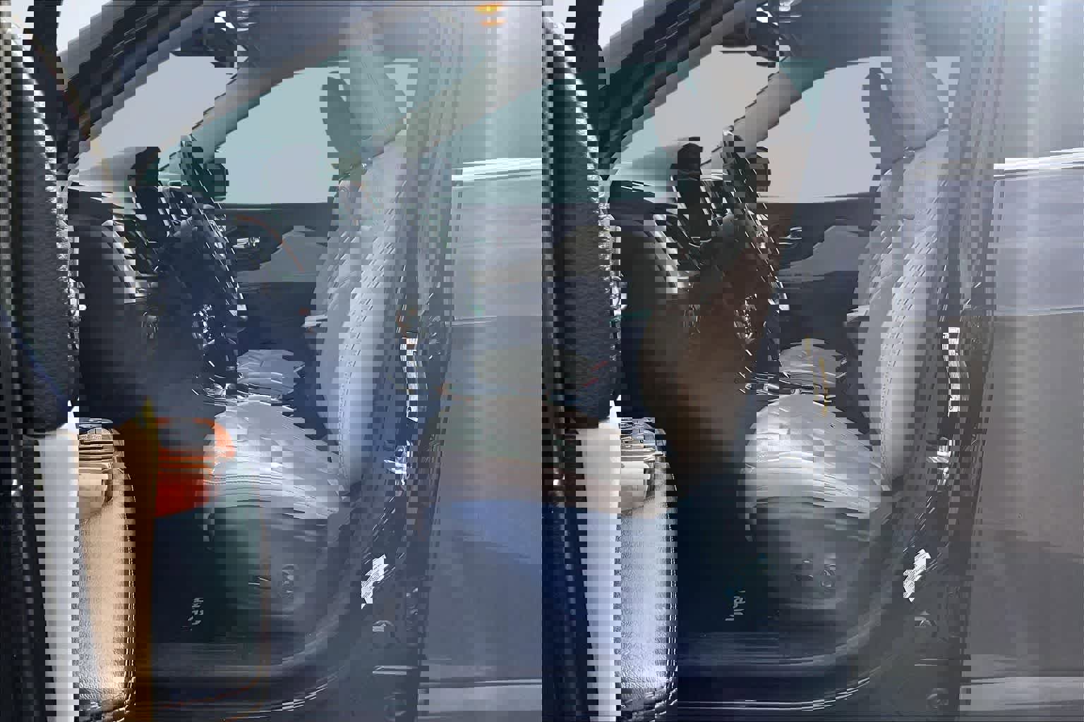 Used 2015 Jeep Cherokee Limited w/ Luxury Group image 11