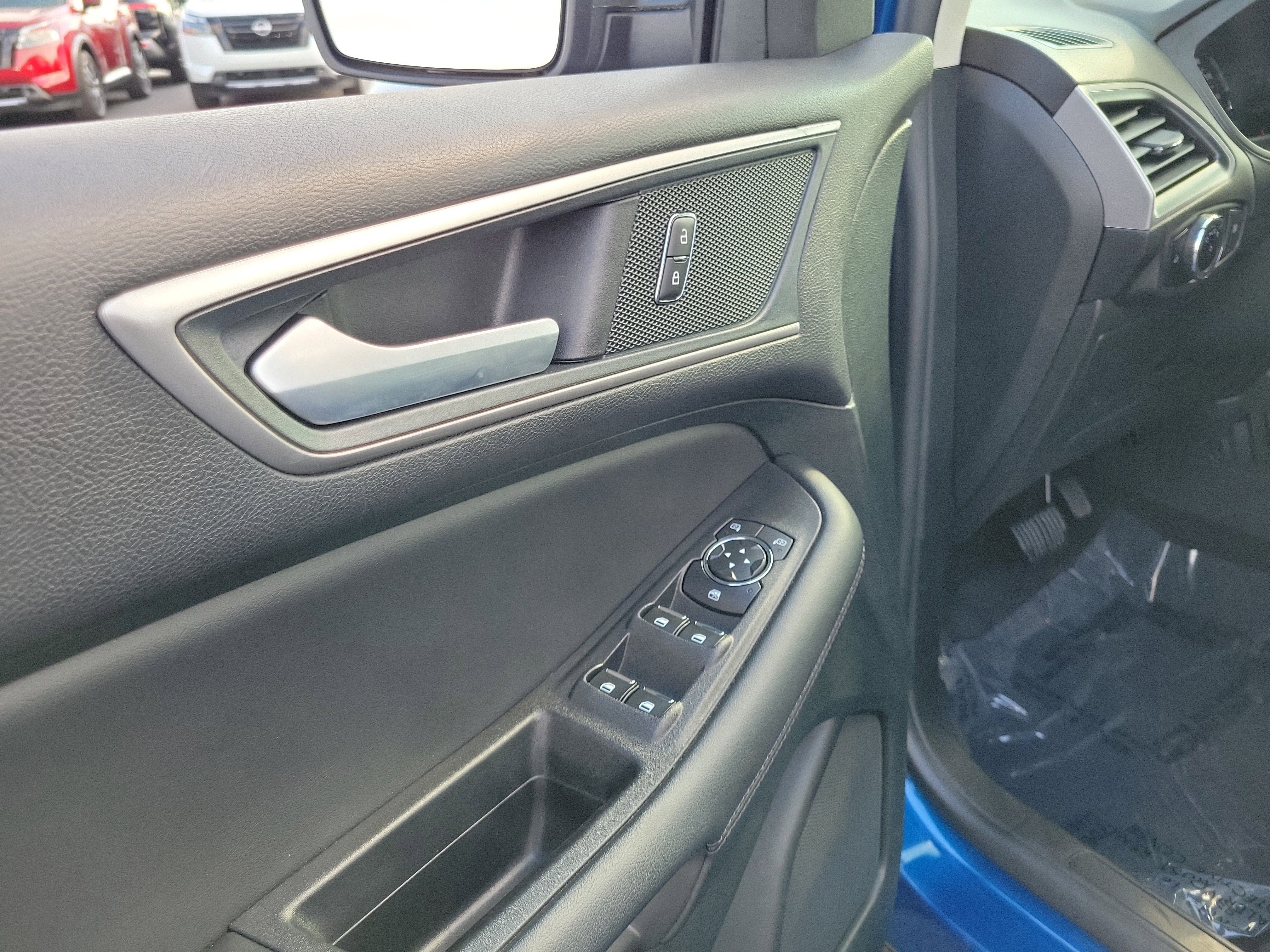 Used 2024 Ford Edge SEL image 18