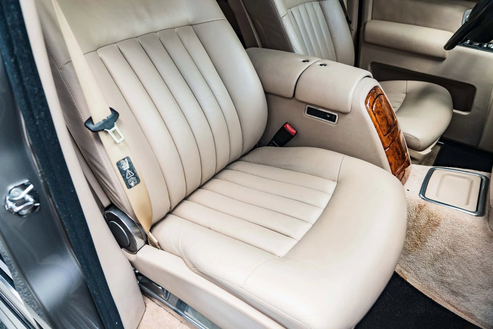 Used 2004 Rolls-Royce Phantom Sedan RWD image 39