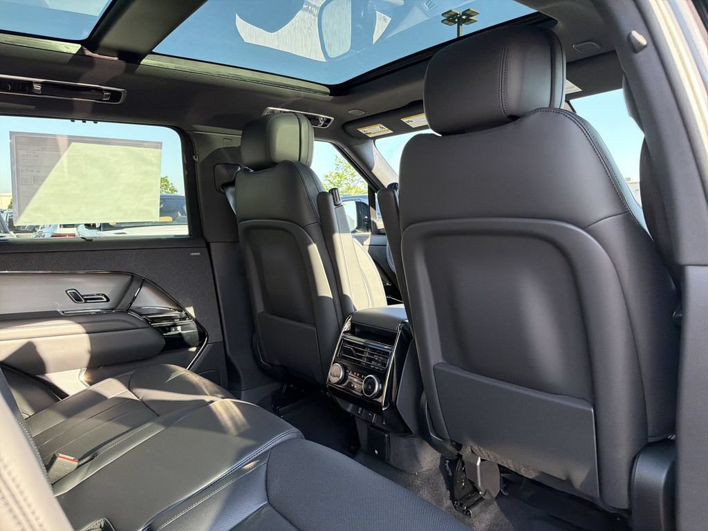 New 2026 Land Rover Range Rover Sport SE AWD/4WD image 15