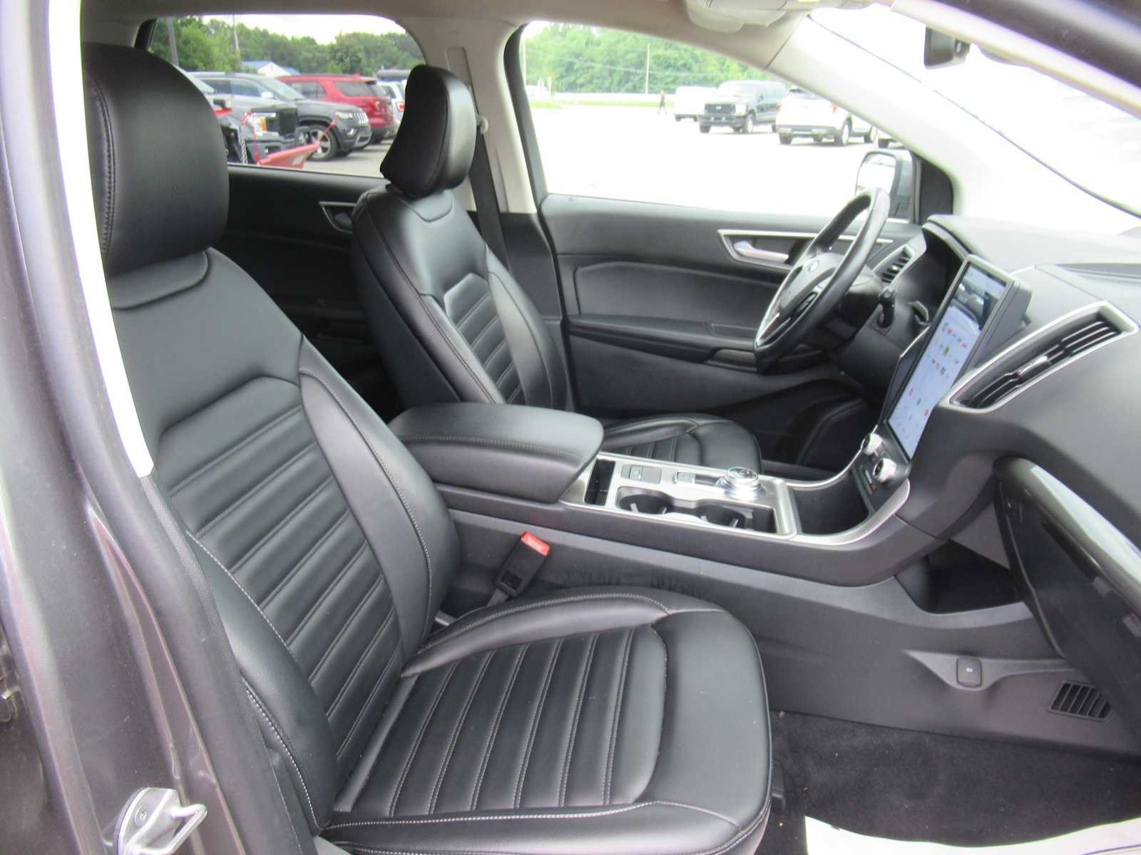 Used 2023 Ford Edge SEL AWD/4WD image 10