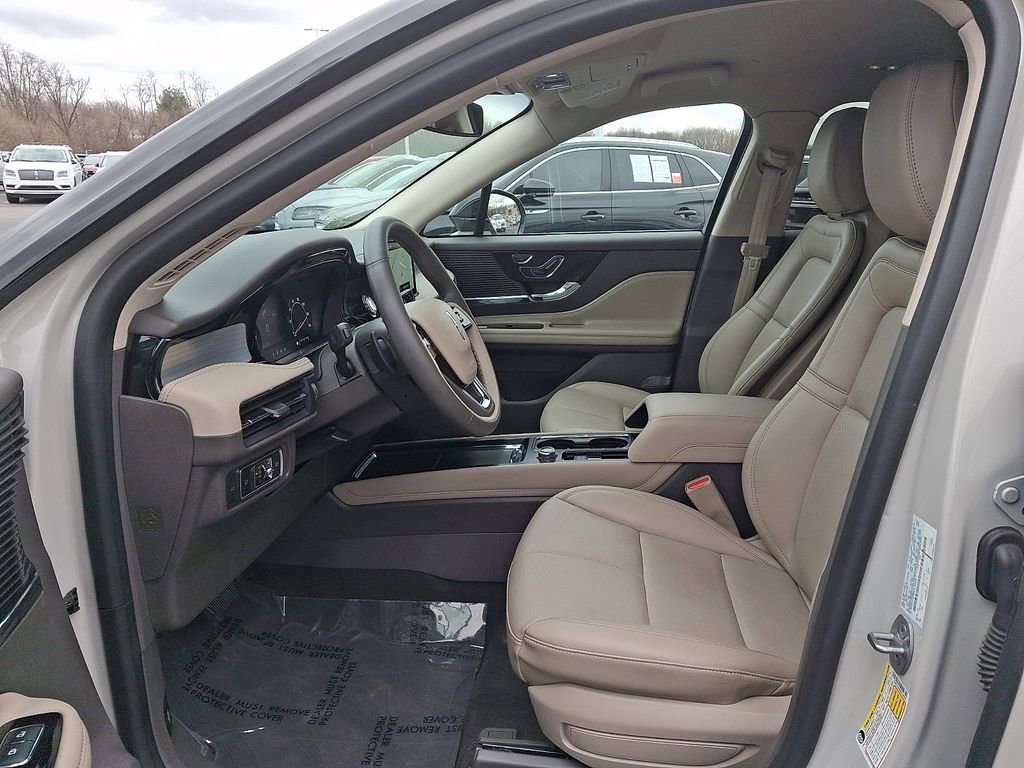 Certified 2022 Lincoln Corsair AWD w/ Equipment Group 101A image 13