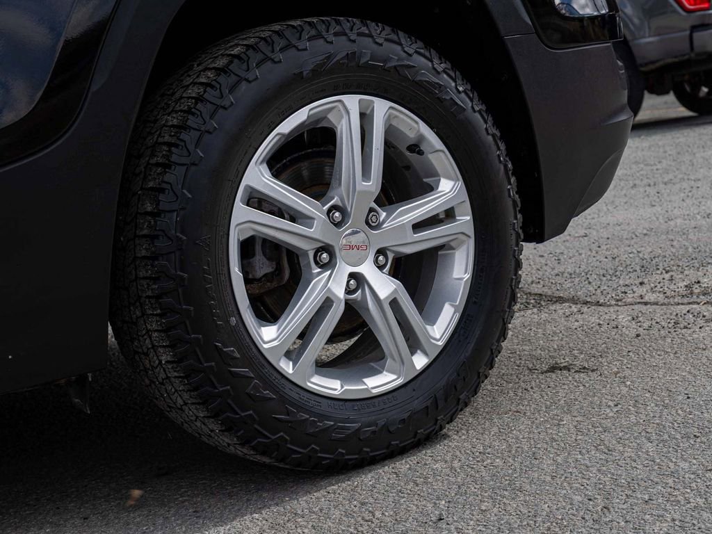 Used 2018 GMC Terrain SLE w/ Driver Convenience Package image 8