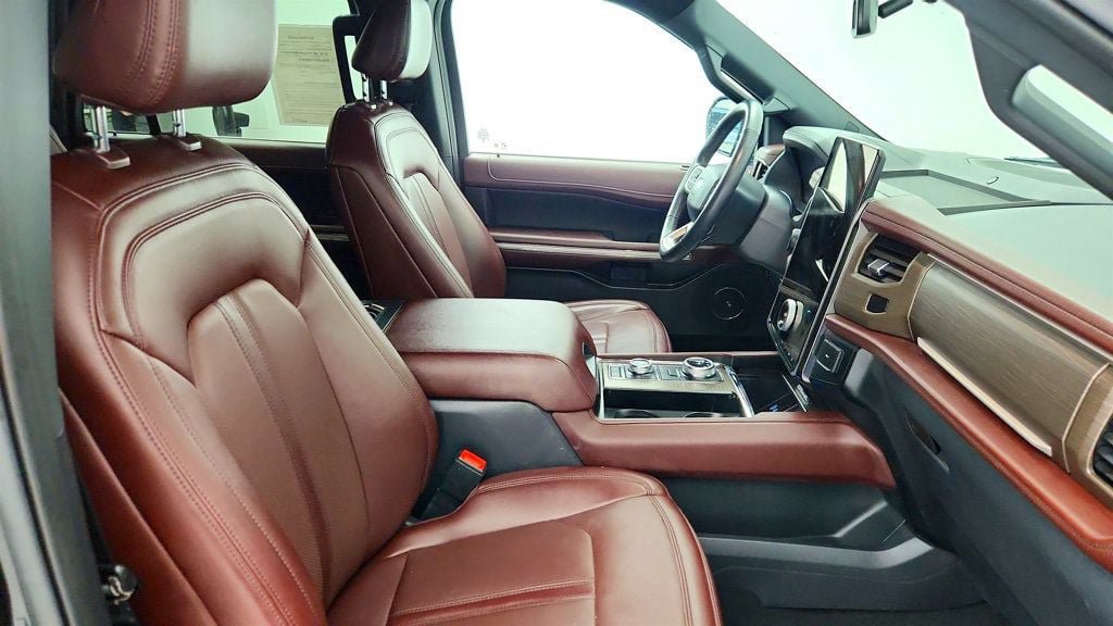 Used 2023 Ford Expedition Limited AWD/4WD image 25