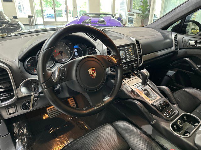Used 2014 Porsche Cayenne GTS AWD/4WD image 4