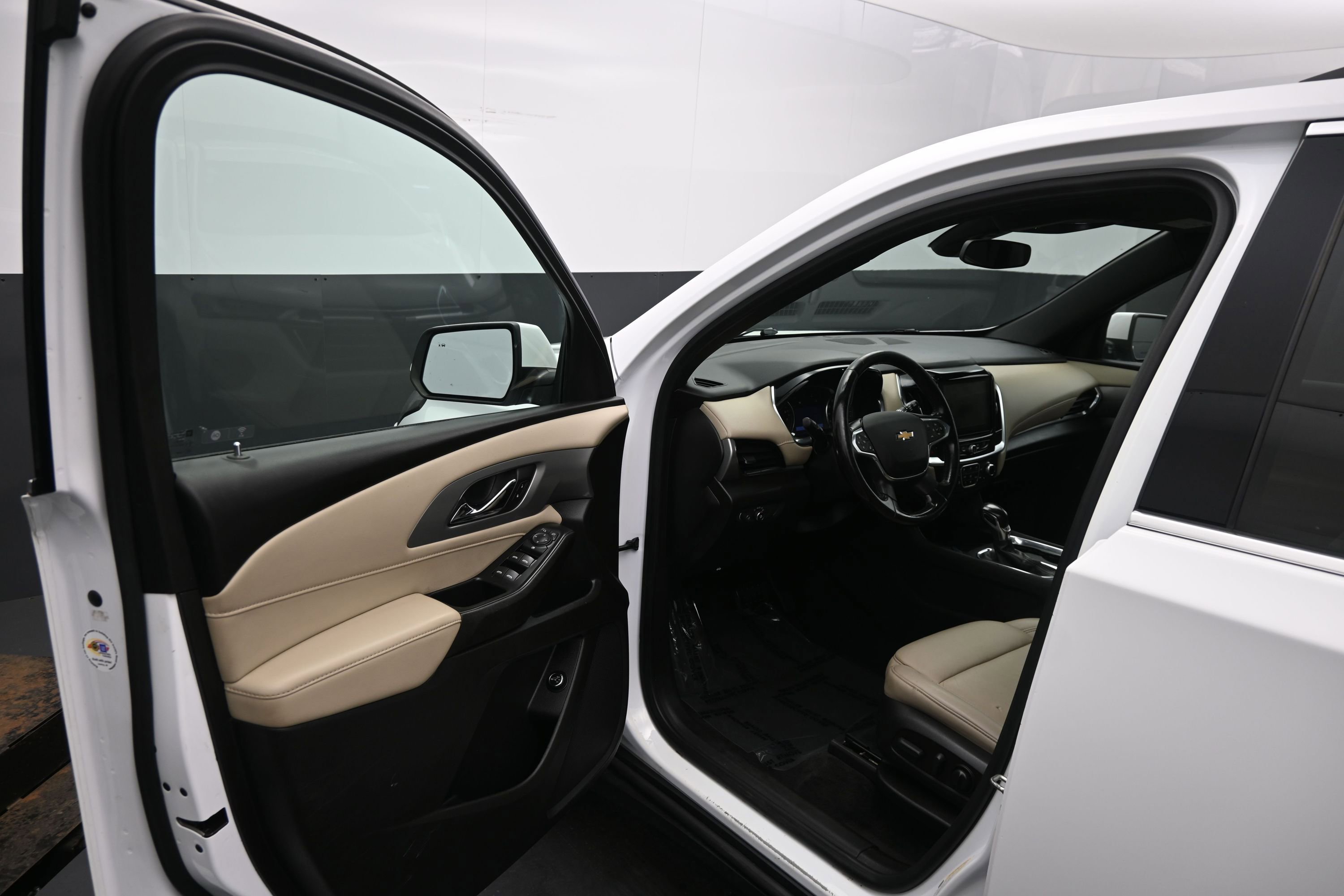 Used 2022 Chevrolet Traverse LT AWD/4WD image 16