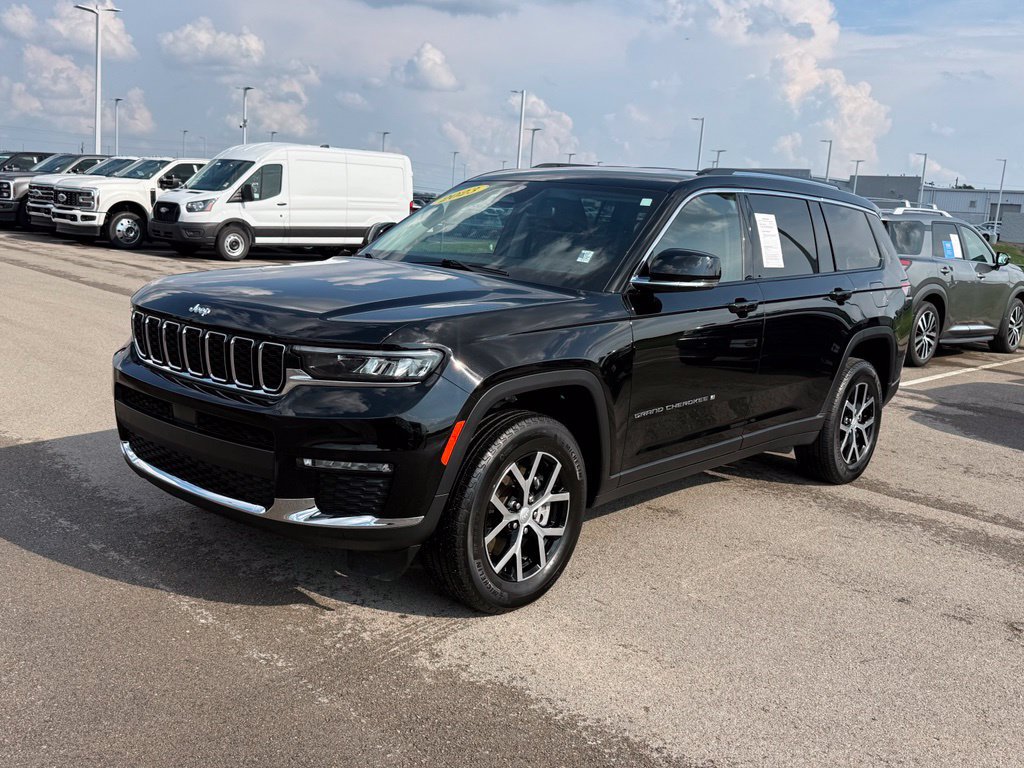 Used 2023 Jeep Grand Cherokee L Limited AWD/4WD image 40