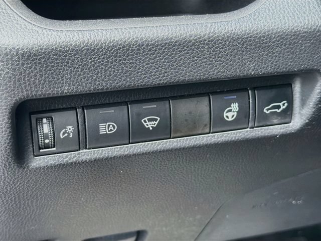 Used 2021 Toyota RAV4 XSE AWD/4WD image 10