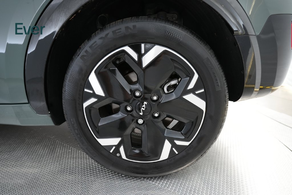 Used 2025 Kia Niro Wind FWD image 9