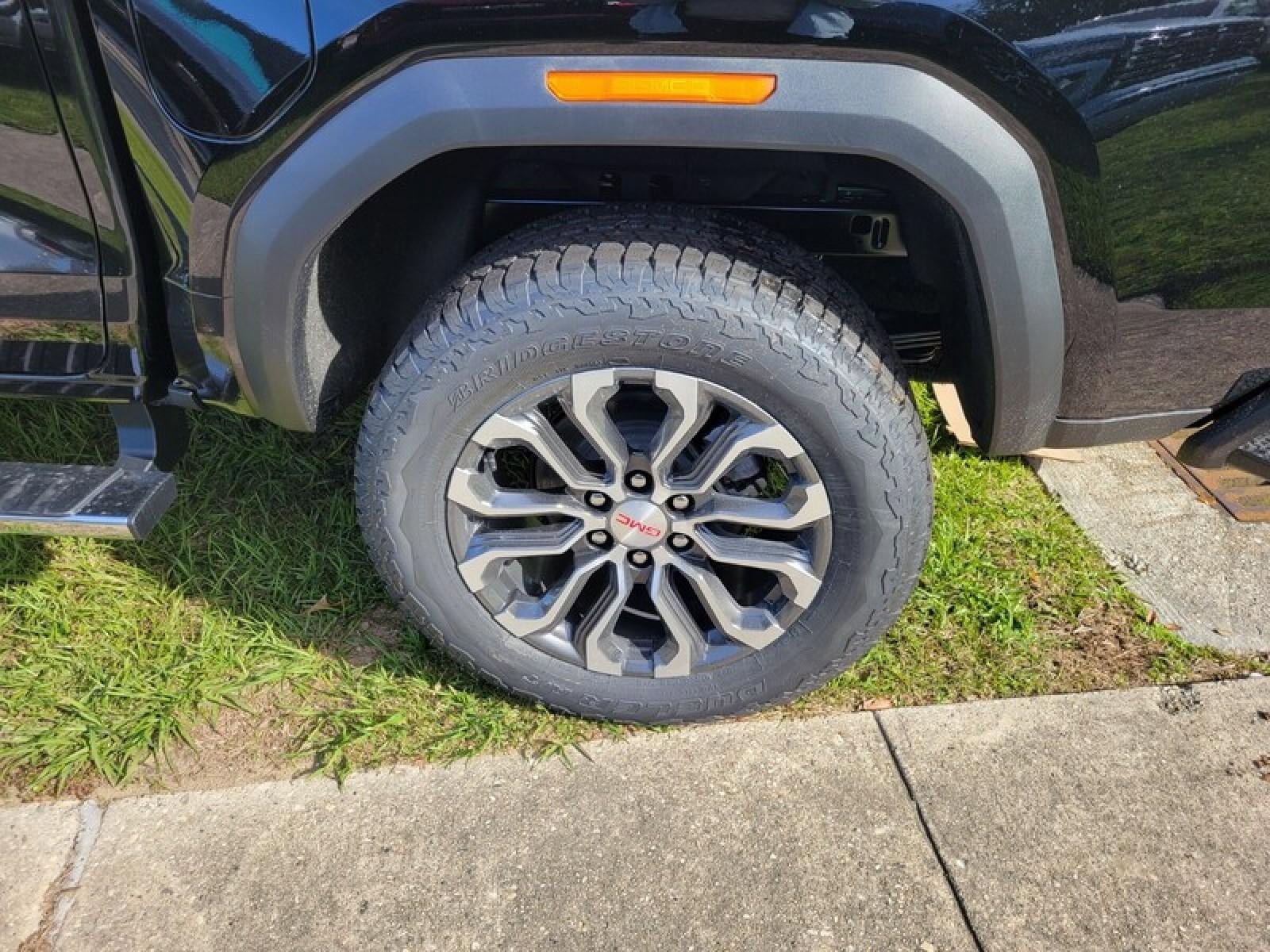 New 2026 GMC Canyon Denali AWD/4WD image 8