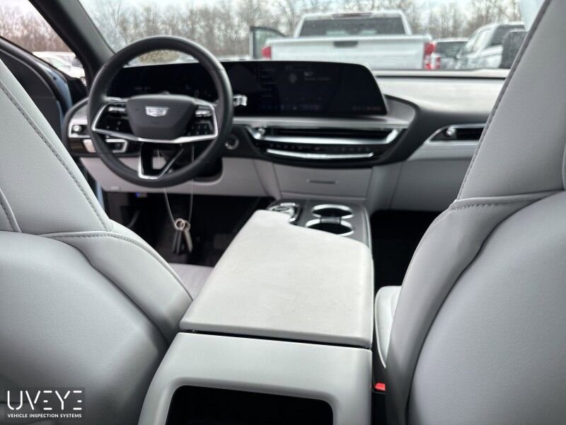 Used 2024 Cadillac Lyriq Luxury w/ LPO, Floor Liner Package AWD/4WD image 10