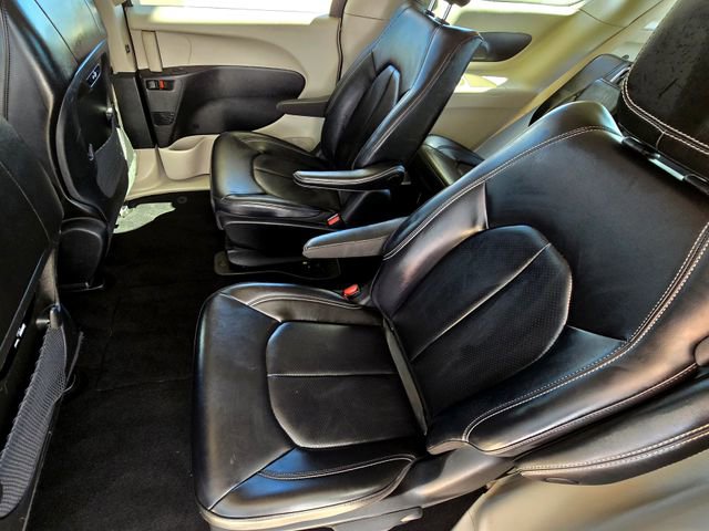 Certified 2024 Chrysler Pacifica Select image 24