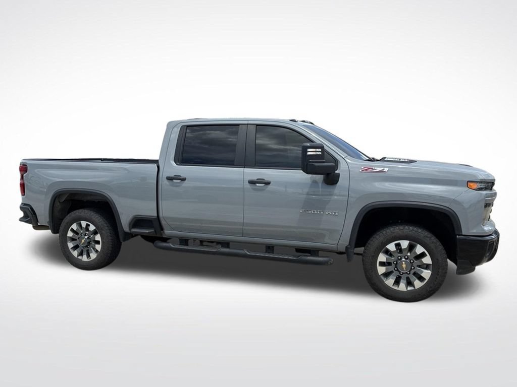 Used 2025 Chevrolet Silverado 2500 Custom w/ Custom Value Package AWD/4WD image 5