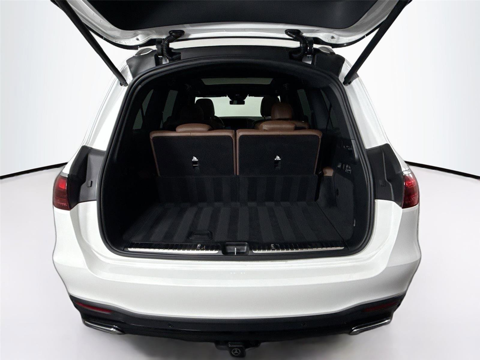 Used 2024 Mercedes-Benz GLS 450 4MATIC w/ AMG Line Exterior image 40