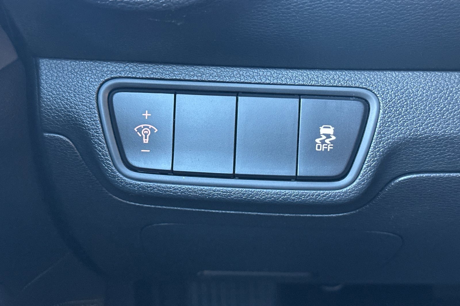 Used 2024 Kia Forte LXS image 32