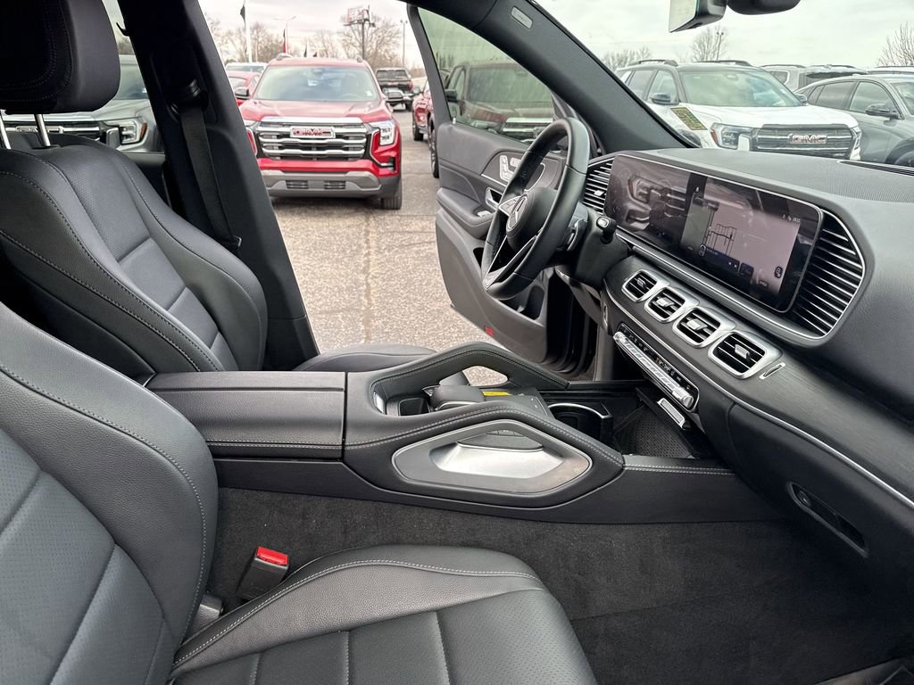 Used 2025 Mercedes-Benz GLE 350 4MATIC image 35