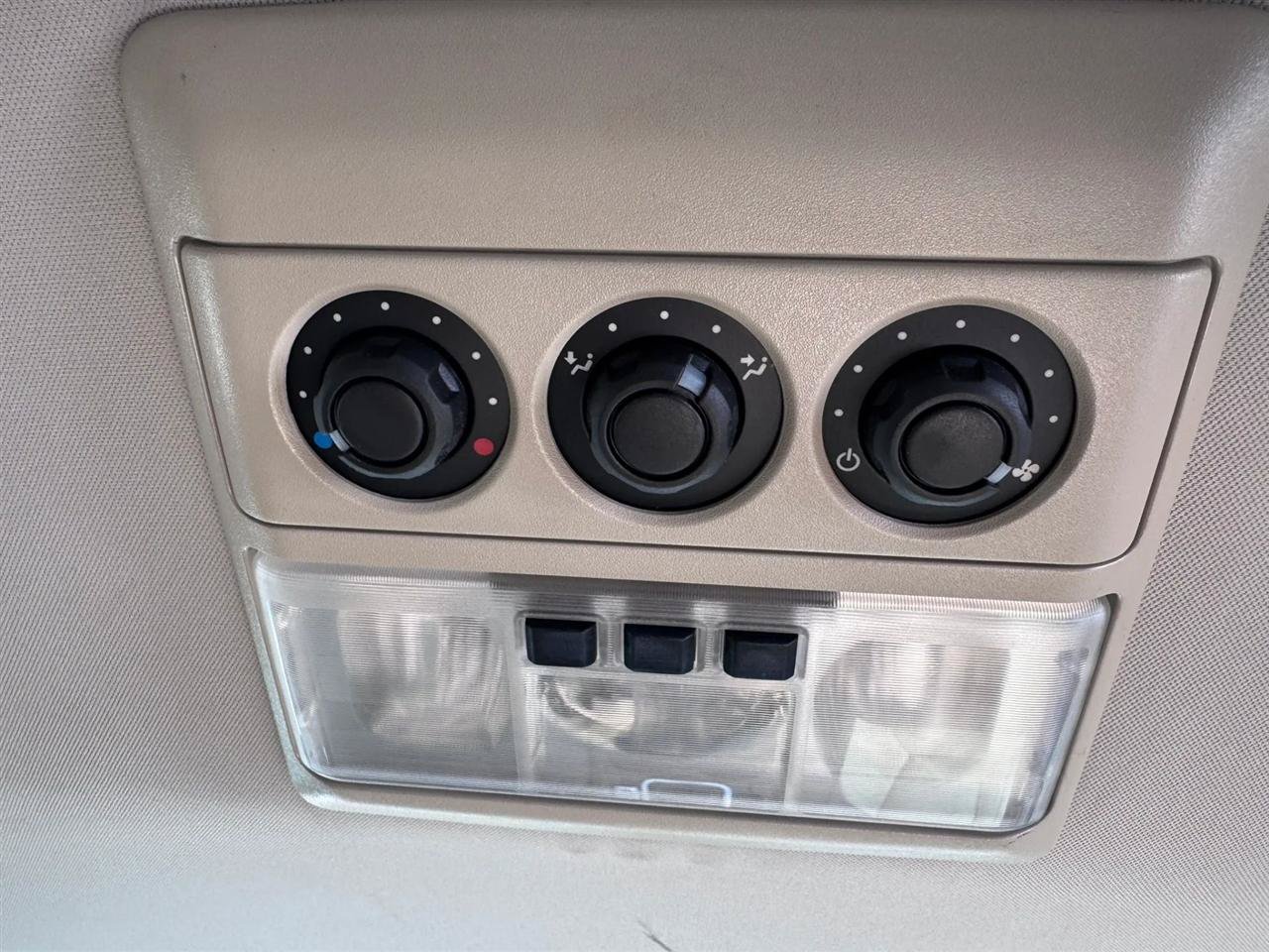 Used 2012 Land Rover LR4 AWD/4WD image 63