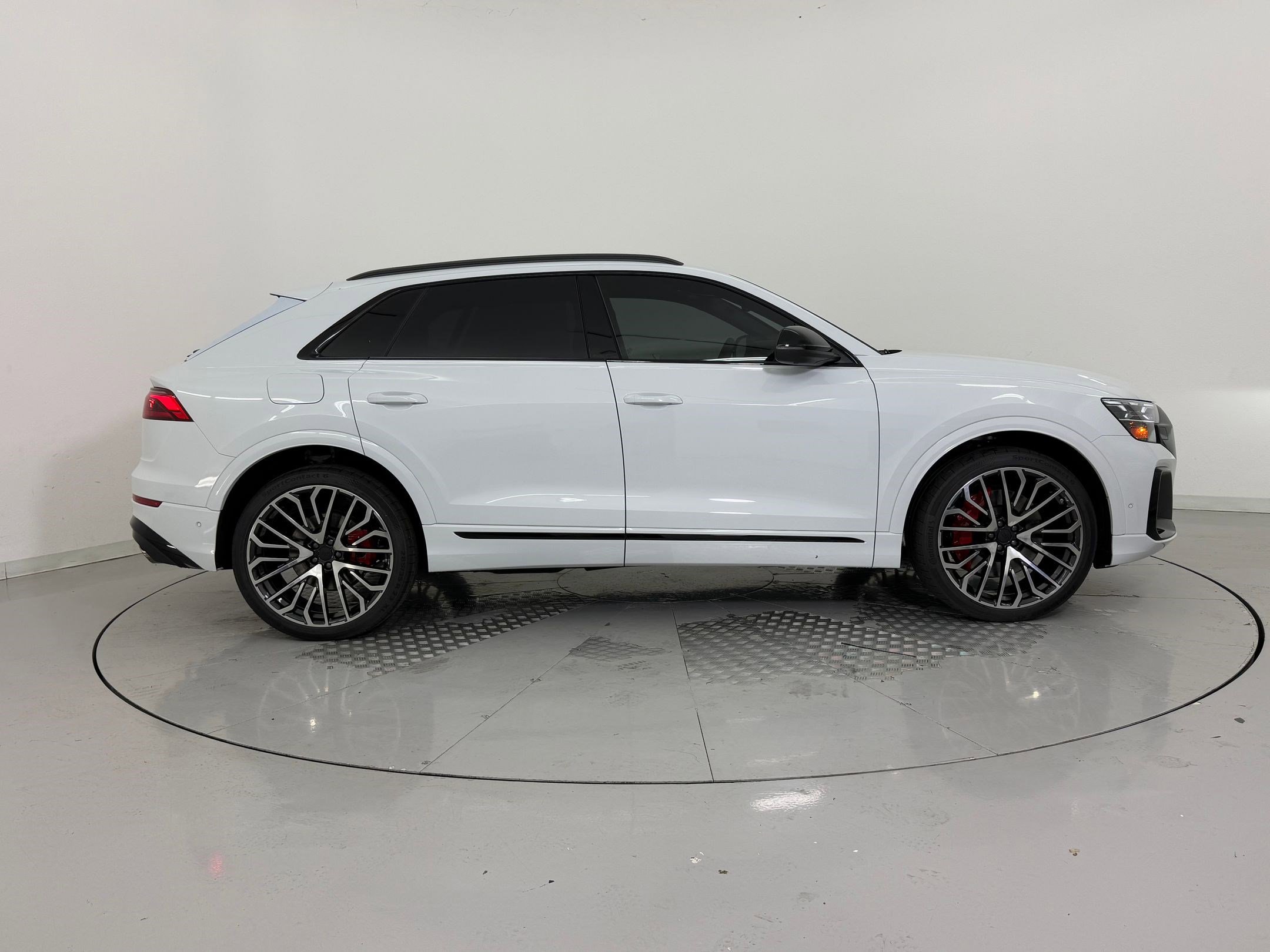 New 2026 Audi SQ8 Prestige image 8