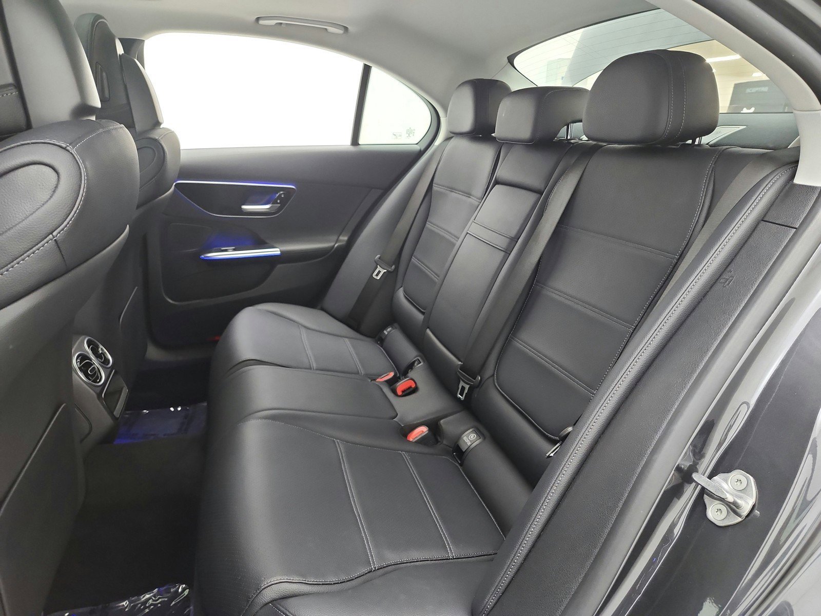 Used 2023 Mercedes-Benz C 300 Sedan image 12